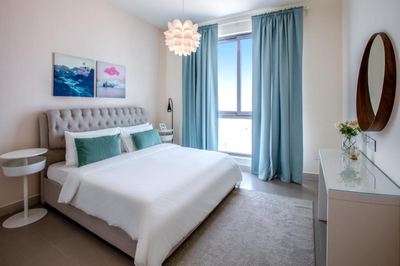 A Luxury Aprt 2 Bedrooms Balcony With Wonderful View Mall Access Hi Speed Wifi Beach Access & Much More For Family Only Samaheej Exterior foto